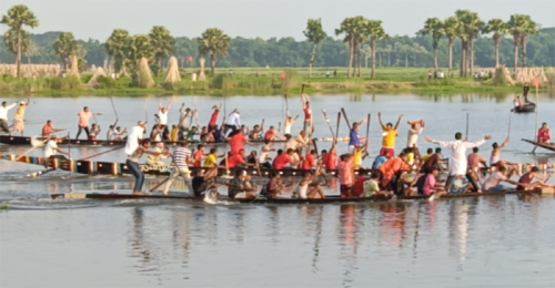 সালথায় আবহমান গ্রামবাংলার ঐতিহ্যবাহী নৌকা বাইচ অনুষ্ঠিত
