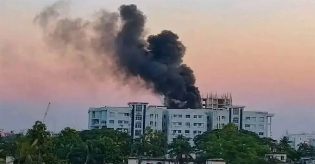 ময়মনসিংহ মেডিকেল কলেজ হাসপাতালে আগুন, আহত ২০