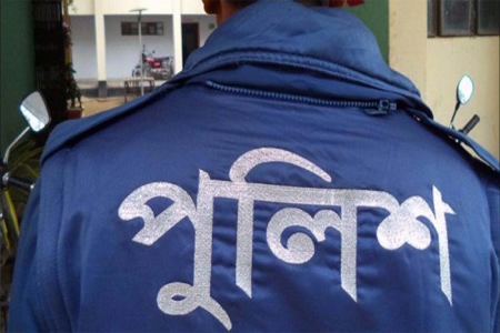 জুয়ার আসর থেকে ৪ পুলিশ সদস্য গ্রেপ্তার