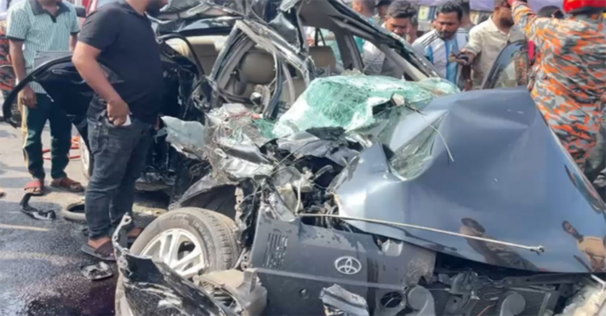মুন্সীগঞ্জে বাস-প্রাইভেটকার সংঘর্ষ, নিহত ৪