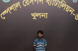 খুলনায় ছাত্রকে পিটিয়ে হত্যা, খুবির সাবেক শিক্ষার্থী আটক
