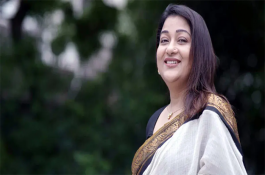 রাস্তায় বের হলে অনেকে ‘ফুফু’ বলে ডাকে : দীপা খন্দকার