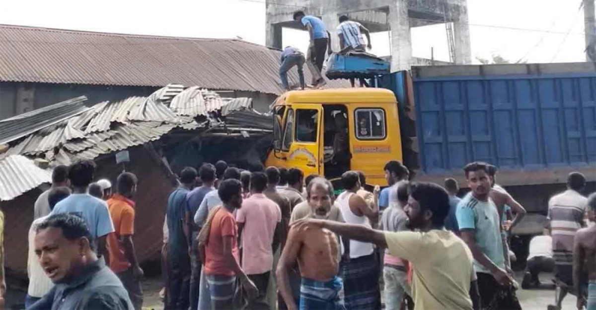 পাটগ্রামে ট্রাক-অটোরিকশা সংঘর্ষে নিহত ৩, আহত ৫