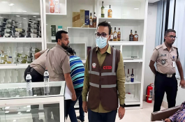 সালমান মুক্তাদিরের শ্বশুরের মদের ৪ গুদাম সিলগালা