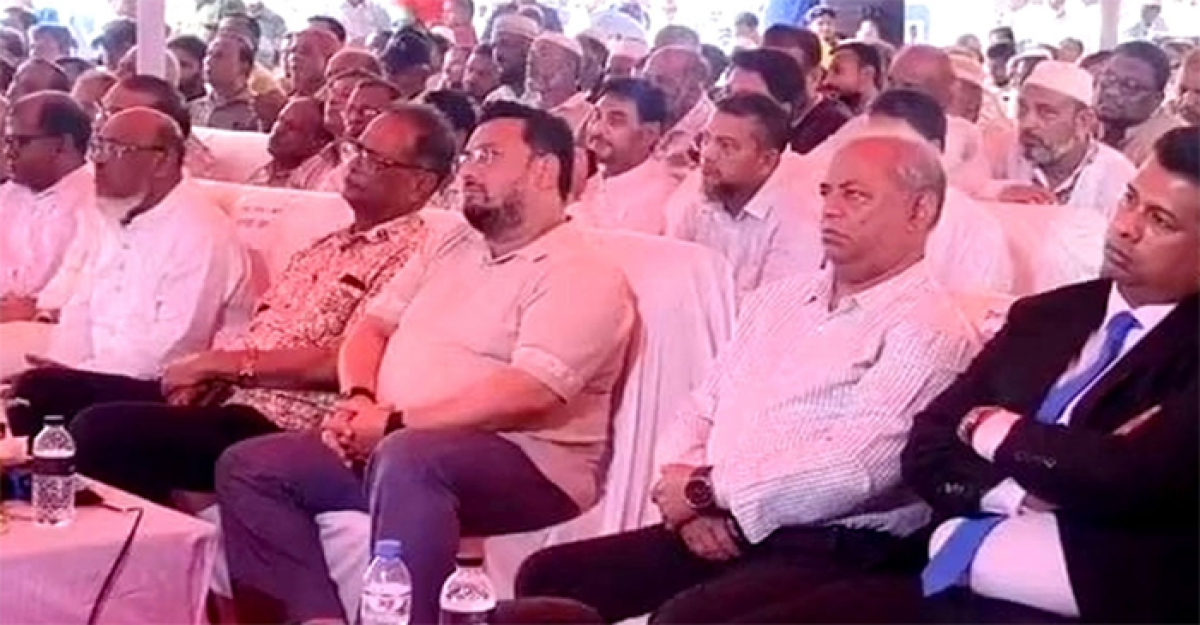 হাটহাজারীতে কৃষক কার্ড বিতরণে অংশ নিলেন চবি উপাচার্য 