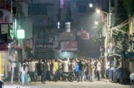 ঢাকা কলেজের শিক্ষার্থী ও স্থানীয়দের মধ্যে সংঘর্ষ, হোস্টেল ভাঙচুর