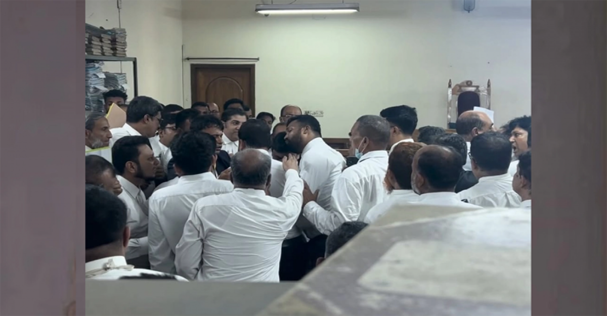 আখতারুজ্জামানের জামিন শুনানিতে এজলাসে হট্টগোল