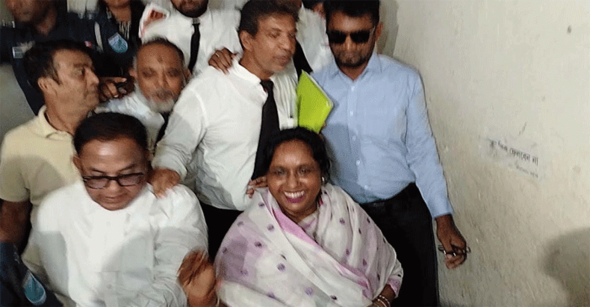 হত্যা মামলায় জামিন পেয়েই ‘জয় বাংলা’ স্লোগান আইভীর
