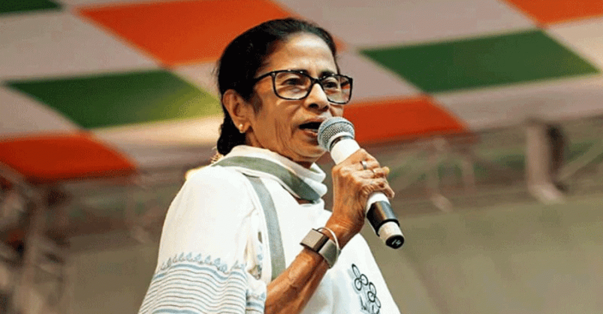 পুরো প্রজন্মকে ভয় দেখিয়ে স্তব্ধ করার অপচেষ্টা চলছে: মমতা
