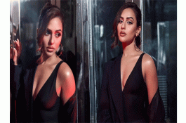 নিজের ‘অন্য রূপ’ দেখালেন ফারিয়া