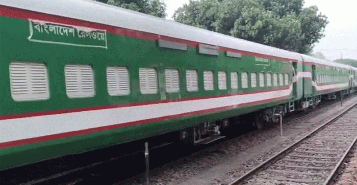 দর্শনা সীমান্ত দিয়ে ভারত থেকে এলো ১৮ রেলকোচ