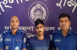 দামুড়হুদায় পুলিশ সদস্যকে হত্যাচেষ্টা মামলায় যুবক গ্রেফতার