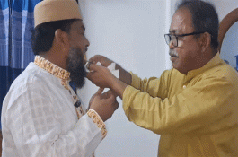 জামায়াতের পরাজিত প্রার্থীর বাসায় ফুল-মিষ্টি নিয়ে হাজির মির্জা ফয়সল
